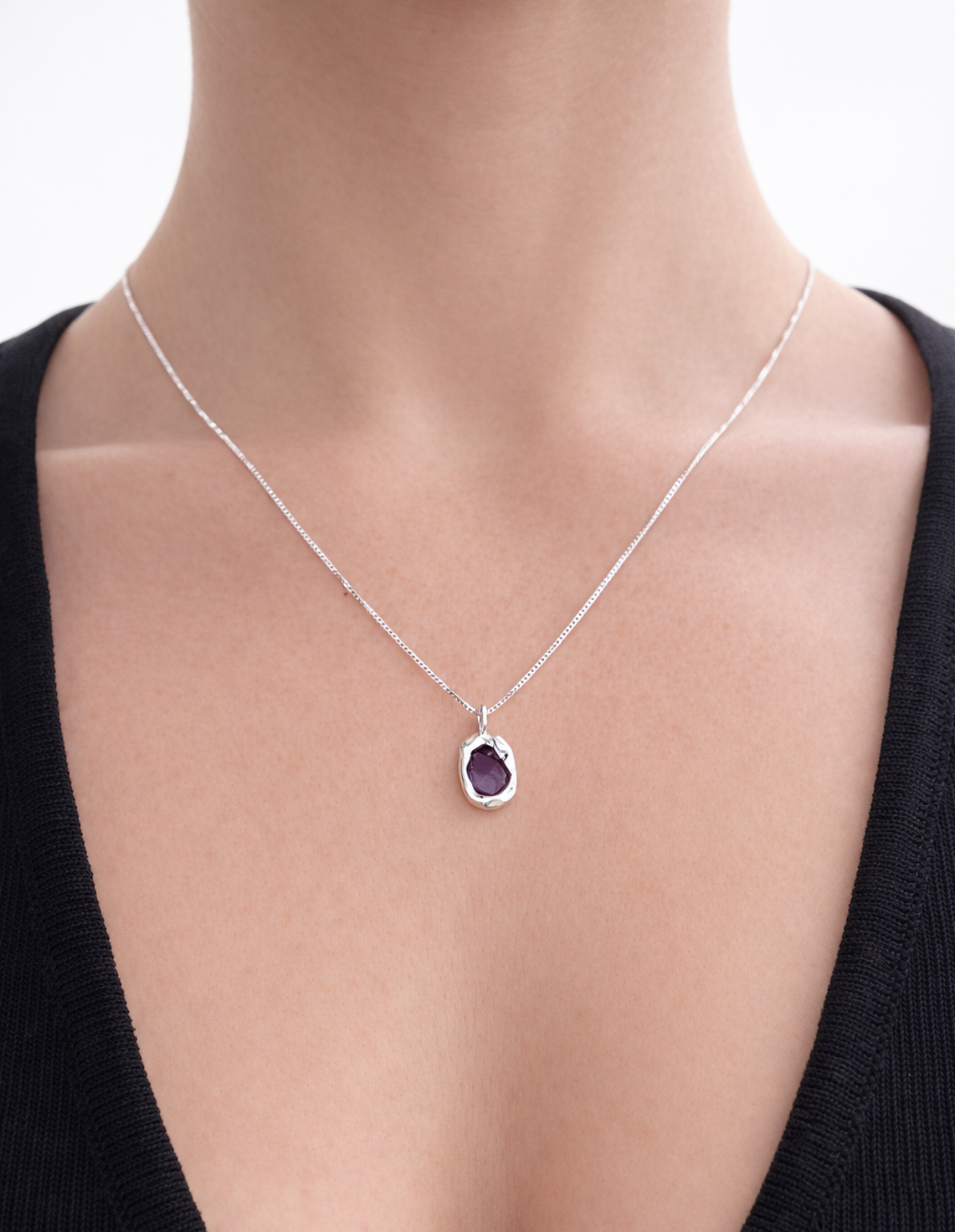 שרשרת נקודה סגולה